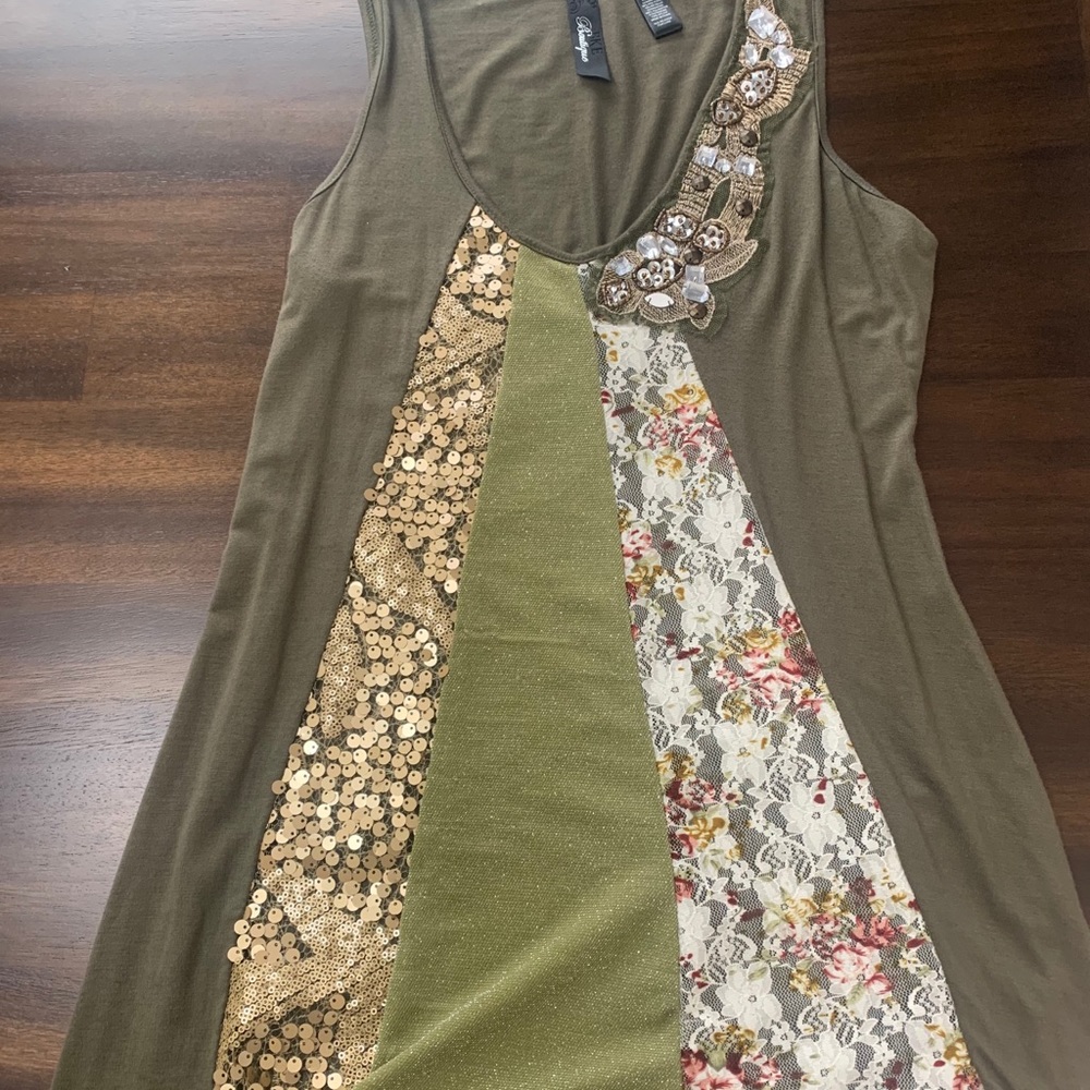 Buckle Tank